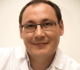 Врач Петр Железняков